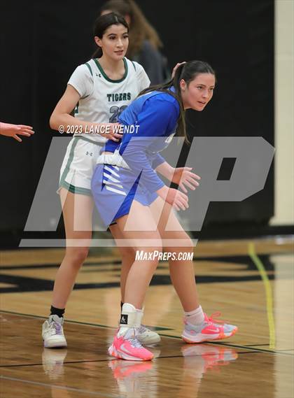 Thumbnail 2 in Longmont vs. Summit photogallery.