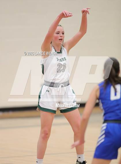 Thumbnail 3 in Longmont vs. Summit photogallery.