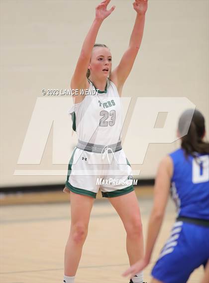 Thumbnail 2 in Longmont vs. Summit photogallery.