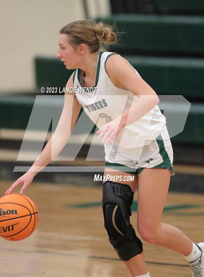 Thumbnail 2 in Longmont vs. Summit photogallery.