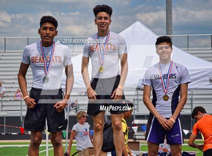 Thumbnail 2 in UIL 3A Regional Track & Field Meet photogallery.