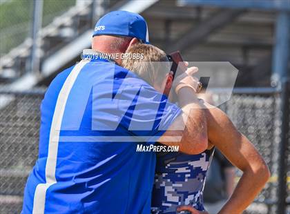 Thumbnail 1 in UIL 3A Regional Track & Field Meet photogallery.