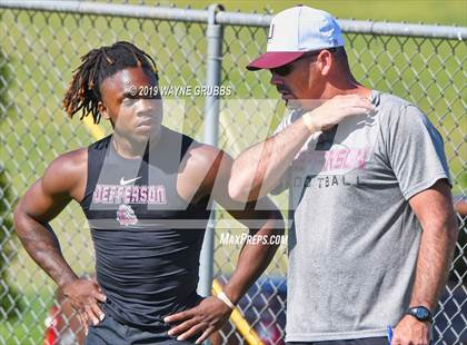 Thumbnail 2 in UIL 3A Regional Track & Field Meet photogallery.