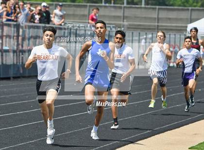 Thumbnail 2 in UIL 3A Regional Track & Field Meet photogallery.