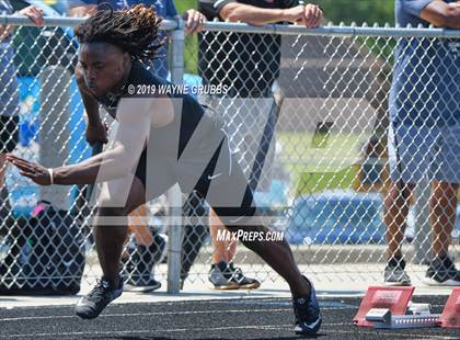 Thumbnail 2 in UIL 3A Regional Track & Field Meet photogallery.