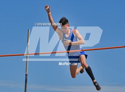 Thumbnail 1 in UIL 3A Regional Track & Field Meet photogallery.