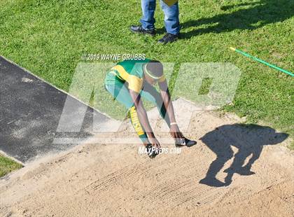 Thumbnail 1 in UIL 3A Regional Track & Field Meet photogallery.