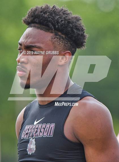 Thumbnail 2 in UIL 3A Regional Track & Field Meet photogallery.