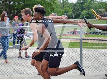 Thumbnail 3 in UIL 3A Regional Track & Field Meet photogallery.