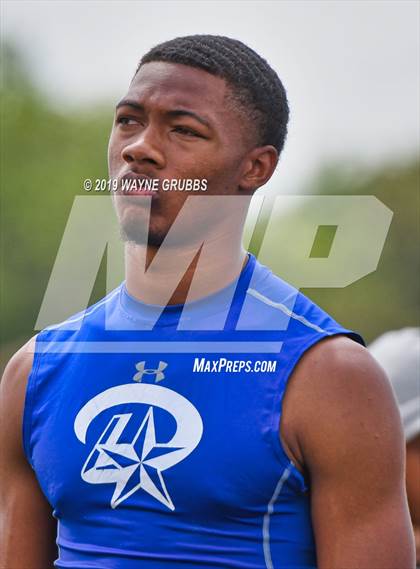 Thumbnail 1 in UIL 3A Regional Track & Field Meet photogallery.