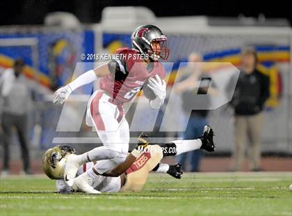 Thumbnail 1 in Terrebonne vs. Destrehan (LHSAA 5A Quarterfinal) photogallery.