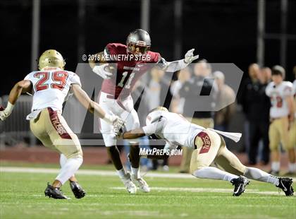 Thumbnail 2 in Terrebonne vs. Destrehan (LHSAA 5A Quarterfinal) photogallery.