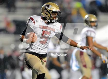 Thumbnail 2 in Terrebonne vs. Destrehan (LHSAA 5A Quarterfinal) photogallery.