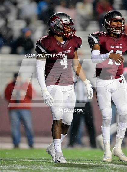 Thumbnail 1 in Terrebonne vs. Destrehan (LHSAA 5A Quarterfinal) photogallery.