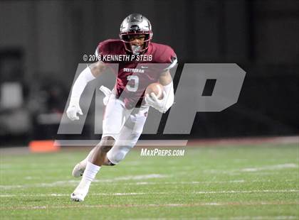 Thumbnail 3 in Terrebonne vs. Destrehan (LHSAA 5A Quarterfinal) photogallery.