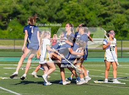 Thumbnail 2 in Massapequa vs. Ward Melville - Long Island Class A Championship photogallery.