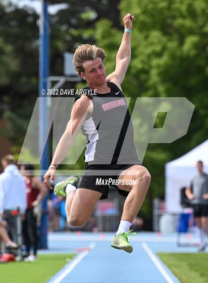 Thumbnail 3 in UHSAA Championships Day 1 photogallery.