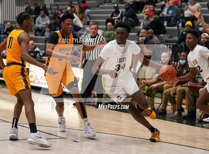 Thumbnail 3 in Brush vs Cathedral (Sneakers for Santa Shootout) photogallery.