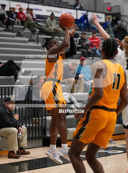 Thumbnail 1 in Brush vs Cathedral (Sneakers for Santa Shootout) photogallery.