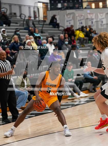 Thumbnail 2 in Brush vs Cathedral (Sneakers for Santa Shootout) photogallery.