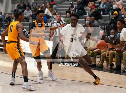 Thumbnail 2 in Brush vs Cathedral (Sneakers for Santa Shootout) photogallery.