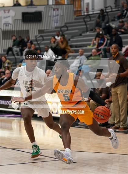 Thumbnail 1 in Brush vs Cathedral (Sneakers for Santa Shootout) photogallery.