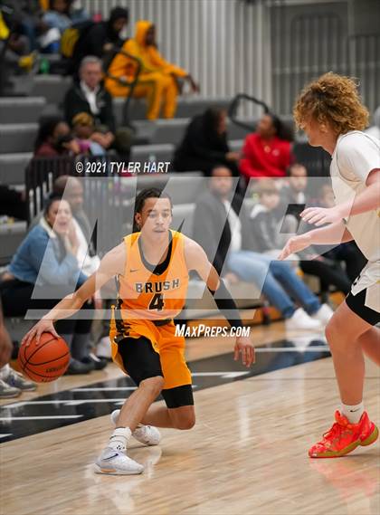 Thumbnail 3 in Brush vs Cathedral (Sneakers for Santa Shootout) photogallery.