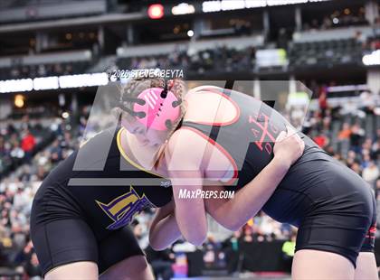 Thumbnail 3 in CHSAA 5A Round 1 photogallery.