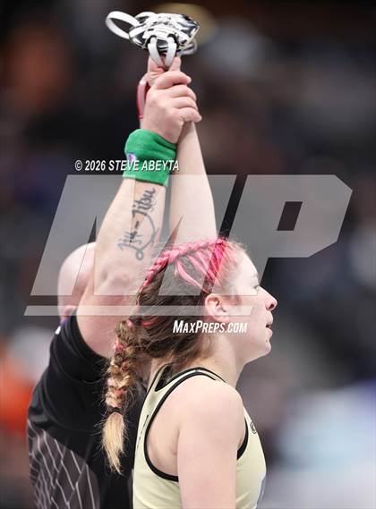 Thumbnail 2 in CHSAA 5A Round 1 photogallery.