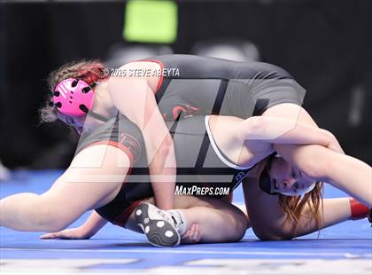 Thumbnail 2 in CHSAA 5A Round 1 photogallery.