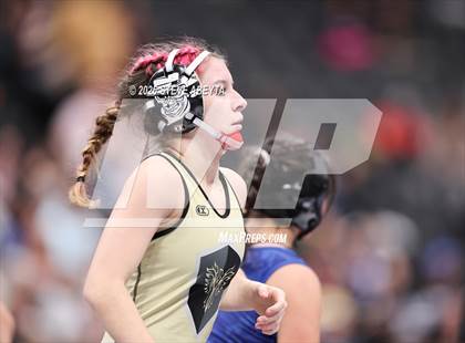 Thumbnail 2 in CHSAA 5A Round 1 photogallery.