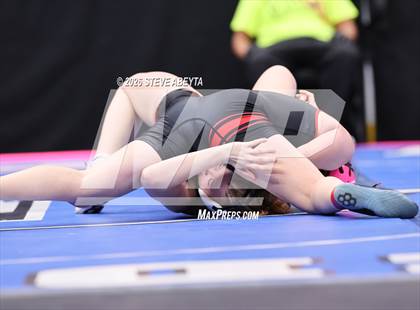 Thumbnail 1 in CHSAA 5A Round 1 photogallery.