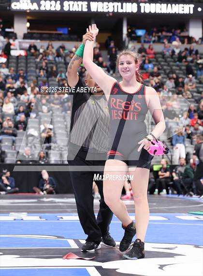 Thumbnail 3 in CHSAA 5A Round 1 photogallery.