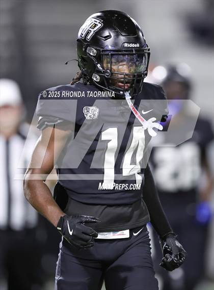 Thumbnail 2 in Ellison @ Randle (UIL 5A D2 Football Bi-District) photogallery.