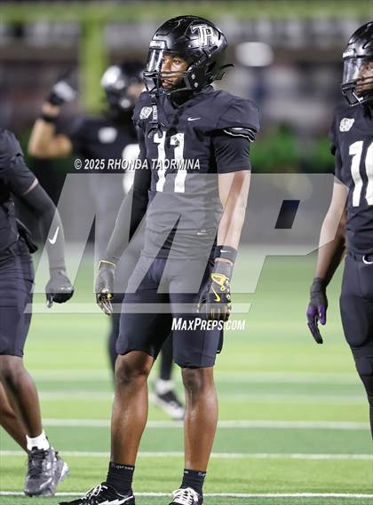 Thumbnail 2 in Ellison @ Randle (UIL 5A D2 Football Bi-District) photogallery.