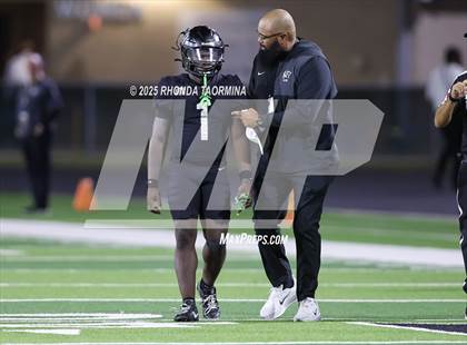 Thumbnail 2 in Ellison @ Randle (UIL 5A D2 Football Bi-District) photogallery.