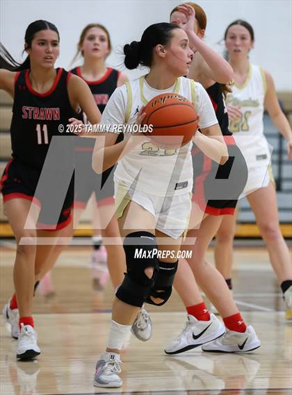 Thumbnail 1 in Strawn @ Perrin-Whitt photogallery.