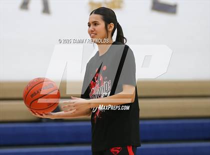 Thumbnail 3 in Strawn @ Perrin-Whitt photogallery.