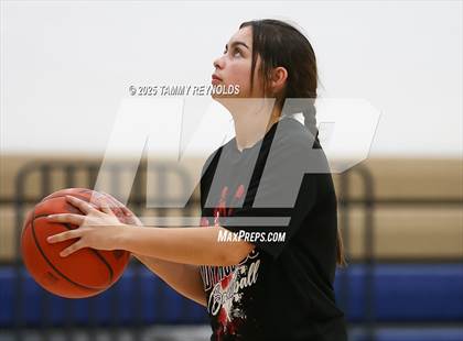 Thumbnail 2 in Strawn @ Perrin-Whitt photogallery.