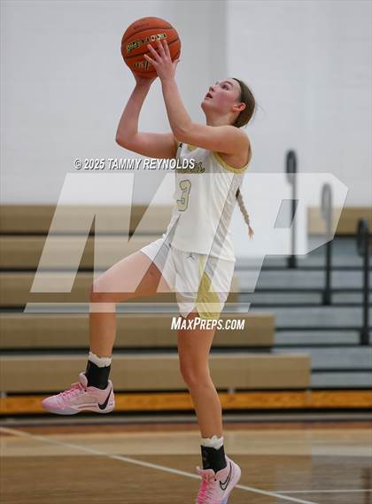 Thumbnail 3 in Strawn @ Perrin-Whitt photogallery.