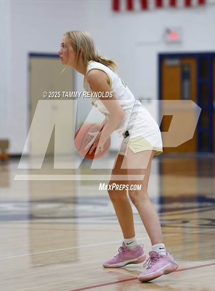 Thumbnail 2 in Strawn @ Perrin-Whitt photogallery.