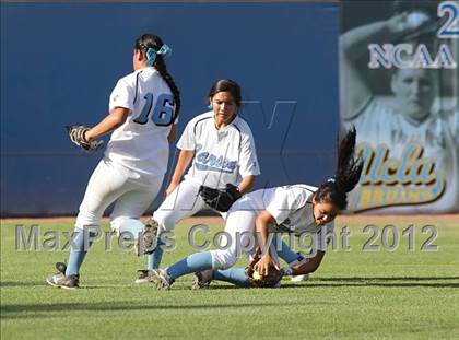 Thumbnail 2 in Carson vs. El Camino Real (CIF LACS D1 Final) photogallery.