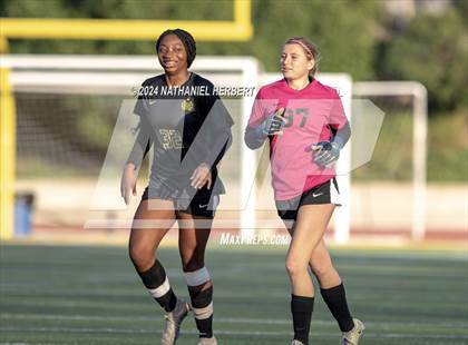 Thumbnail 2 in Redondo Union vs Mira Costa photogallery.