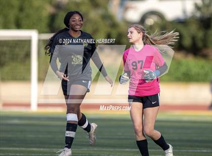 Thumbnail 1 in Redondo Union vs Mira Costa photogallery.