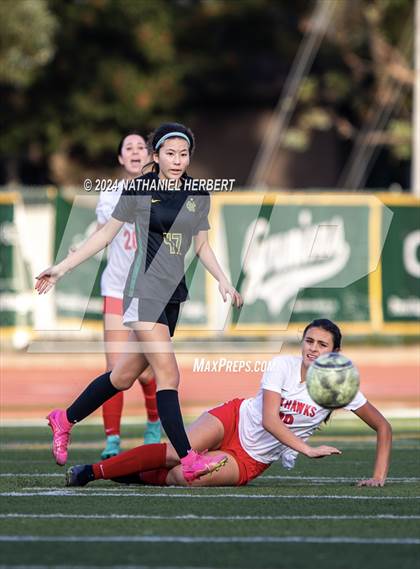Thumbnail 3 in Redondo Union vs Mira Costa photogallery.
