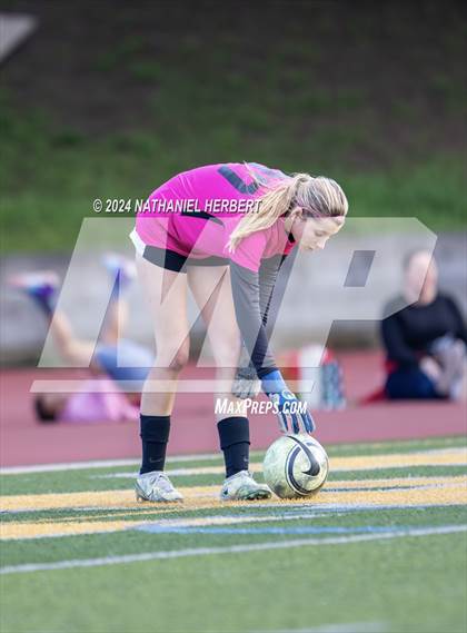 Thumbnail 3 in Redondo Union vs Mira Costa photogallery.