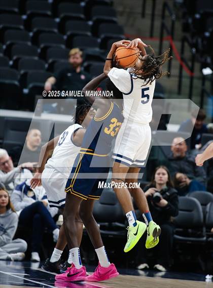 Thumbnail 3 in Brentwood School vs Campbell Hall (Trinity-Mission League Show @ Intuit Dome) photogallery.