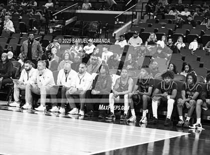 Thumbnail 3 in Brentwood School vs Campbell Hall (Trinity-Mission League Show @ Intuit Dome) photogallery.