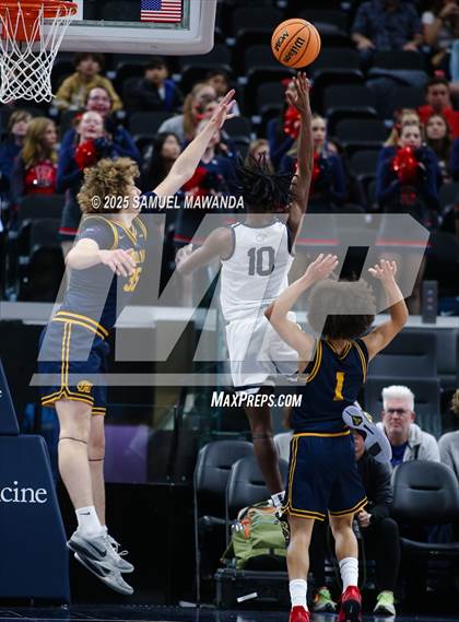 Thumbnail 2 in Brentwood School vs Campbell Hall (Trinity-Mission League Show @ Intuit Dome) photogallery.