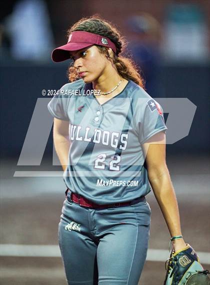 Thumbnail 2 in Heights @ Kingwood (UIL Softball 6A Region 3 Regional Semifinal) photogallery.